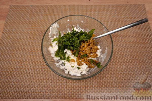 Брускетты с анчоусами в цитрусовом маринаде, фетой и оливками