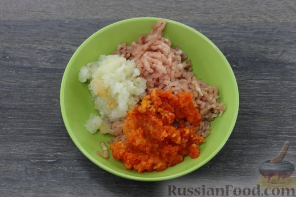 Баклажаны-гармошки с фаршем, тушенные в томатном соусе