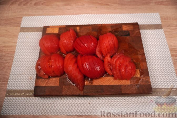 Запеканка из кабачков, с помидорами, беконом и сыром