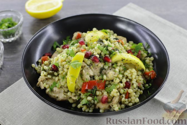 Птитим с курицей и шпинатом