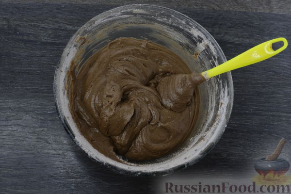 Шоколадный пирог с малиной