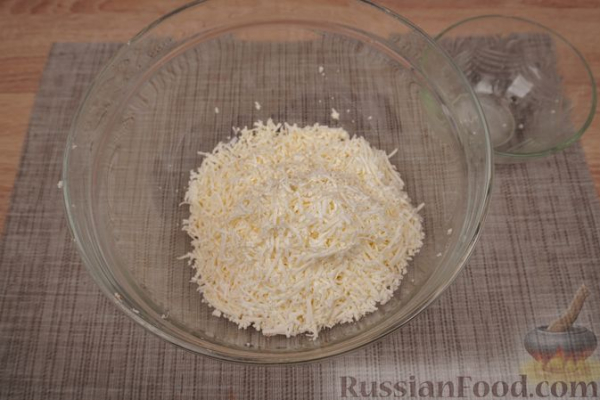 Кабачки, фаршированные творогом, брынзой и сладким перцем