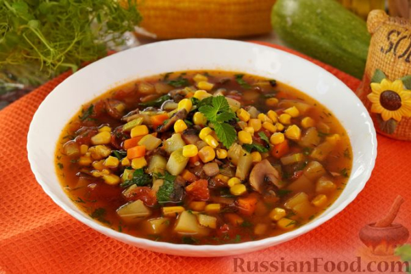 Суп из кабачков с грибами и кукурузой
