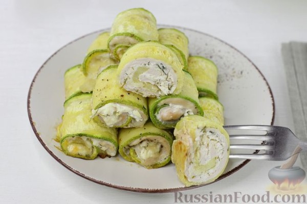 Рулетики из кабачков с курицей