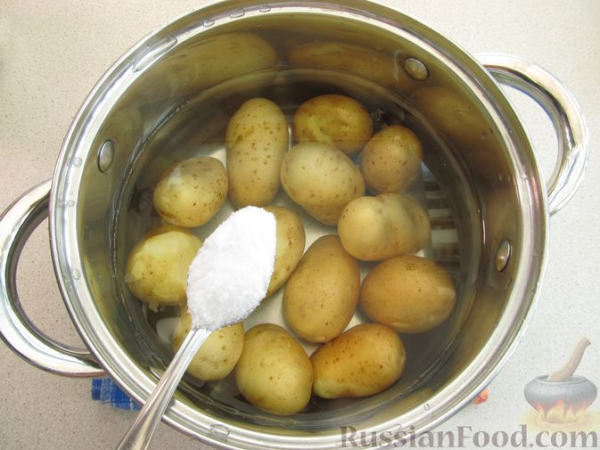 Овощной салат с молодой картошкой