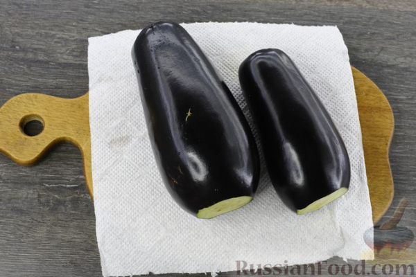 Острая закуска из жареных баклажанов с помидорами