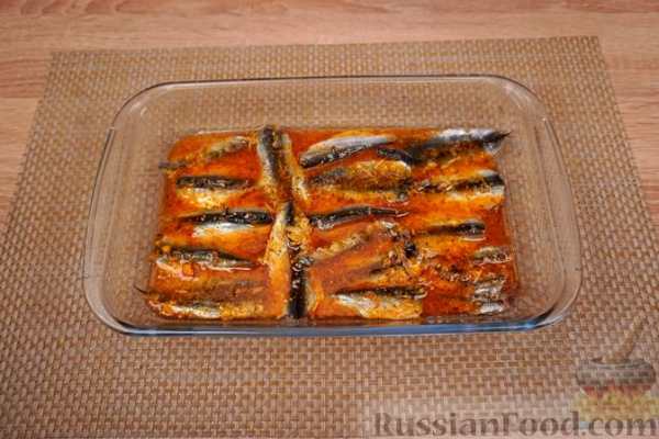 Брускетты с анчоусами в цитрусовом маринаде, фетой и оливками