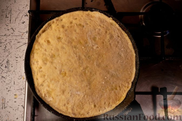 Локше (картофельные лепёшки со сладкой маковой начинкой)