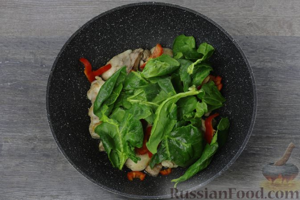Птитим с курицей и шпинатом