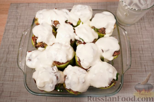 Фаршированные кабачки с мясом и грибами