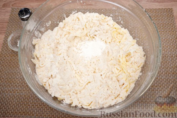 Песочный пирог с абрикосовым джемом