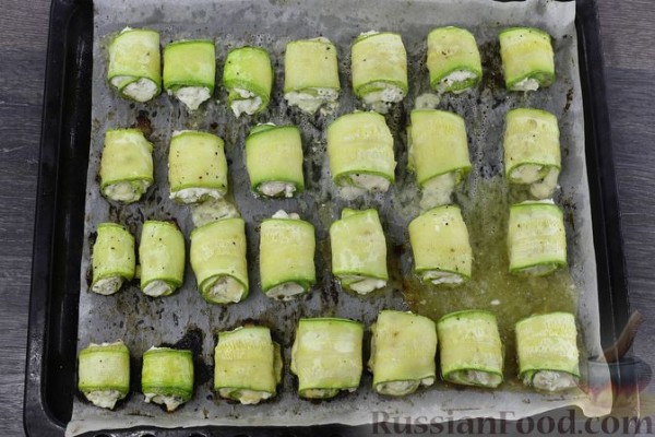 Рулетики из кабачков с курицей