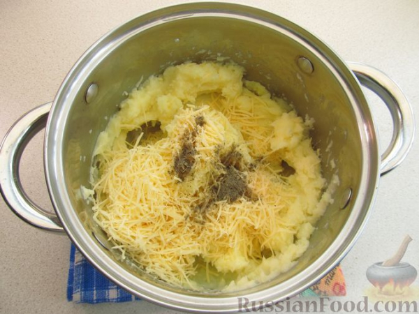 Запечённый перец, фаршированный картофельным пюре и мясом