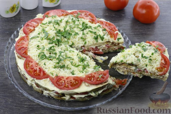 Закусочный торт из запечённых баклажанов, с помидорами и сыром