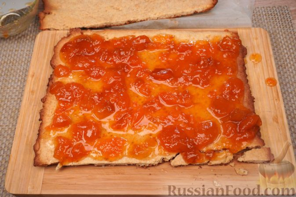 Песочный пирог с абрикосовым джемом
