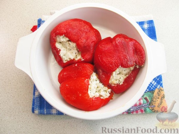 Запечённый перец с сырно-чесночной начинкой