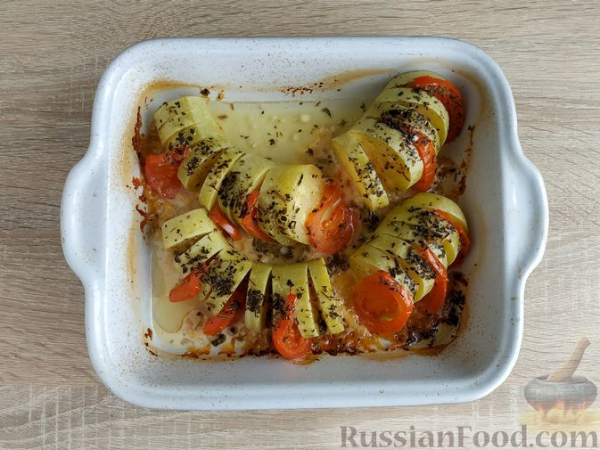 "Гармошки" из кабачков с помидорами и сыром, в духовке