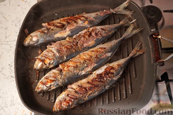 Ставрида в лимонном маринаде, жаренная на сковороде-гриль