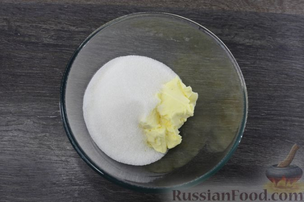 Шоколадный пирог с малиной