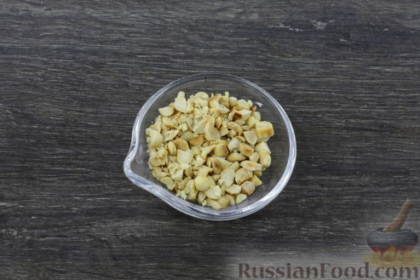 Острая закуска из огурцов с арахисовой пастой