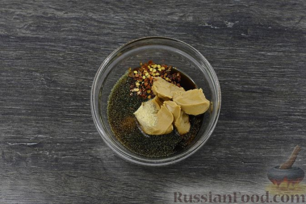 Острая закуска из огурцов с арахисовой пастой