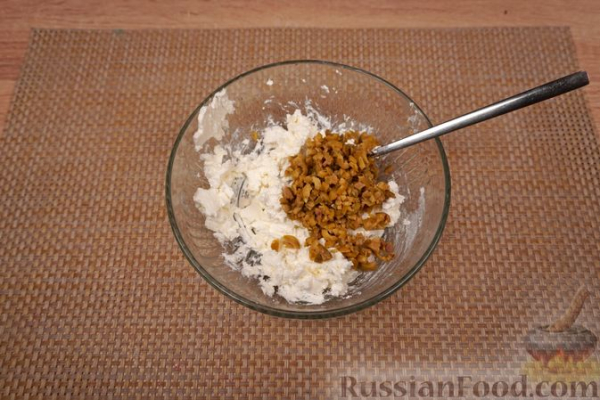 Брускетты с анчоусами в цитрусовом маринаде, фетой и оливками