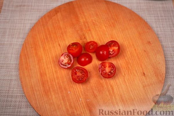 Греческий салат с фруктами и ягодами