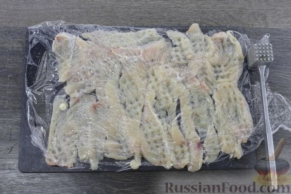 Рулетики из кабачков с курицей