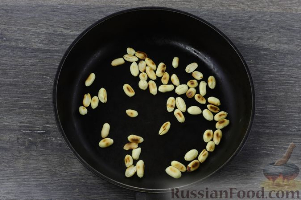 Острая закуска из огурцов с арахисовой пастой