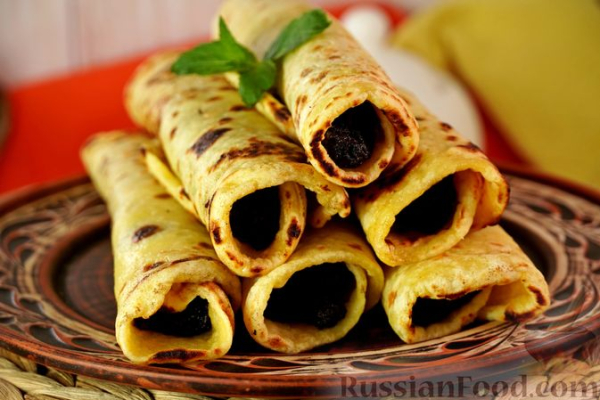 Локше (картофельные лепёшки со сладкой маковой начинкой)