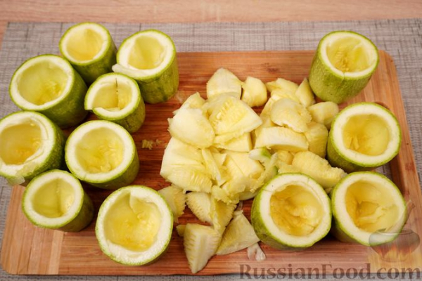 Фаршированные кабачки с мясом и грибами