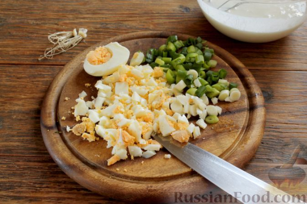 Ленивые пирожки-оладушки с варёным яйцом и зелёным луком