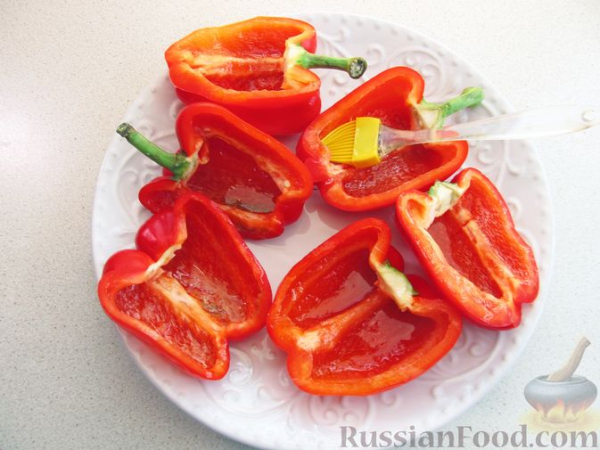 Запечённый перец, фаршированный картофельным пюре и мясом