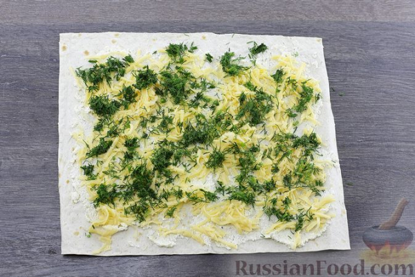 Рулет из лаваша с баклажанами, творогом, яйцами и сыром
