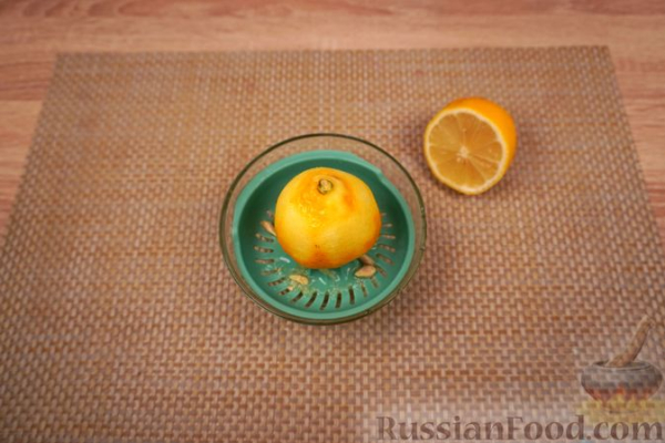 Брускетты с анчоусами в цитрусовом маринаде, фетой и оливками