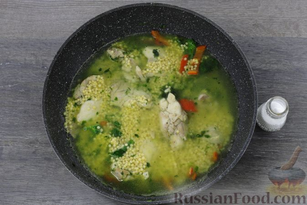 Птитим с курицей и шпинатом