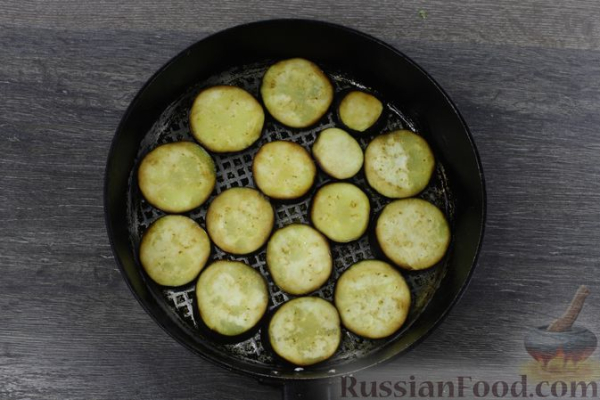 Рулетики из лаваша с баклажанами, помидорами и сыром