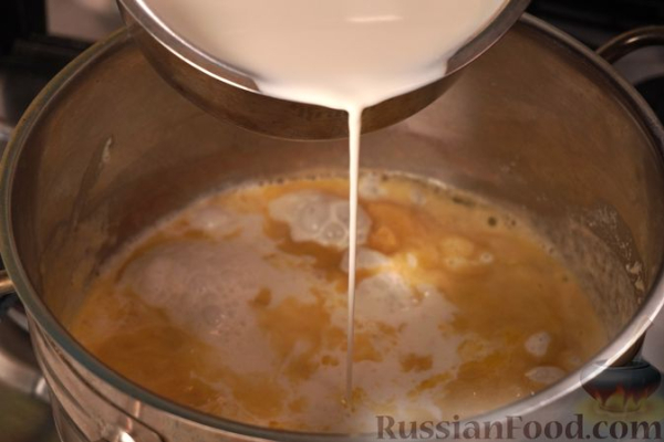 Запеканка из кабачков, с помидорами, беконом и сыром