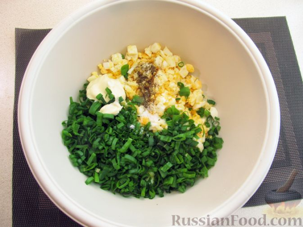Заливной миндальный пирог с яйцами и зелёным луком (без муки)