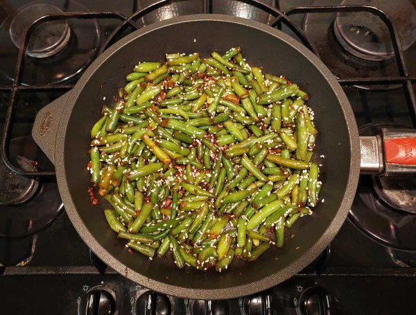 Стручковая фасоль с чесноком