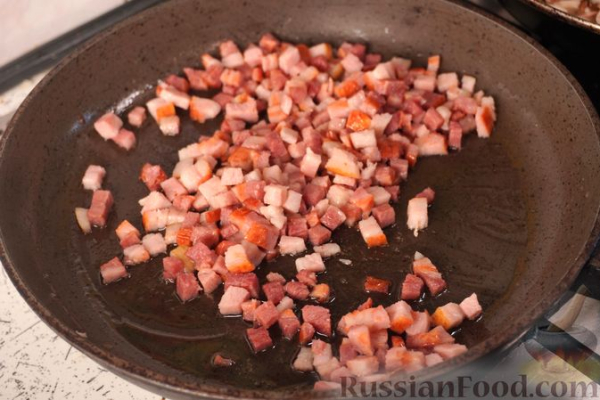 Запеканка из кабачков, с помидорами, беконом и сыром
