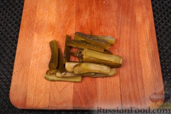 Польские зразы из говядины, с солёными огурцами, беконом и луком