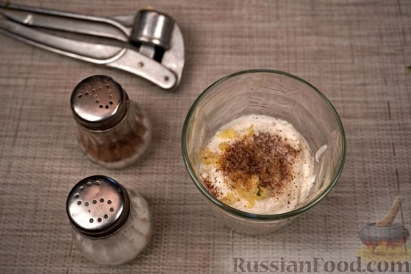 Салат из огурцов с укропом и брынзой
