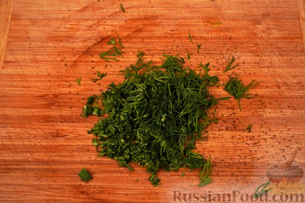 Салат из огурцов с укропом и брынзой