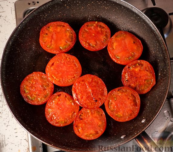 Жареные помидоры с брынзой и чесноком