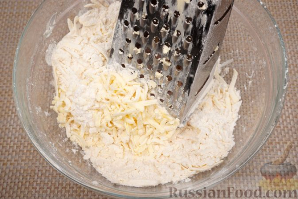 Песочный пирог с абрикосовым джемом