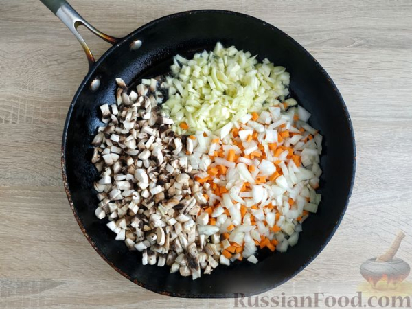 Кабачки, фаршированные булгуром, шампиньонами и морковью (в духовке)