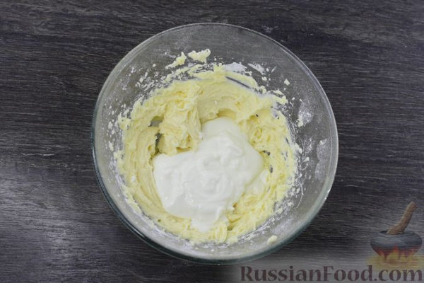 Шоколадный пирог с малиной