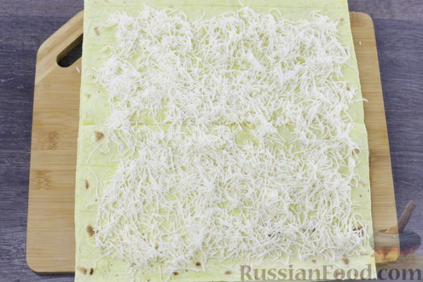 Рулетики из лаваша с баклажанами, помидорами и сыром