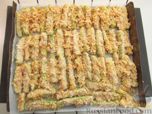 Запечённые кабачки в сырной панировке
